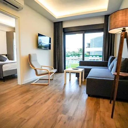 كاميوفا بيتش 4* كمر